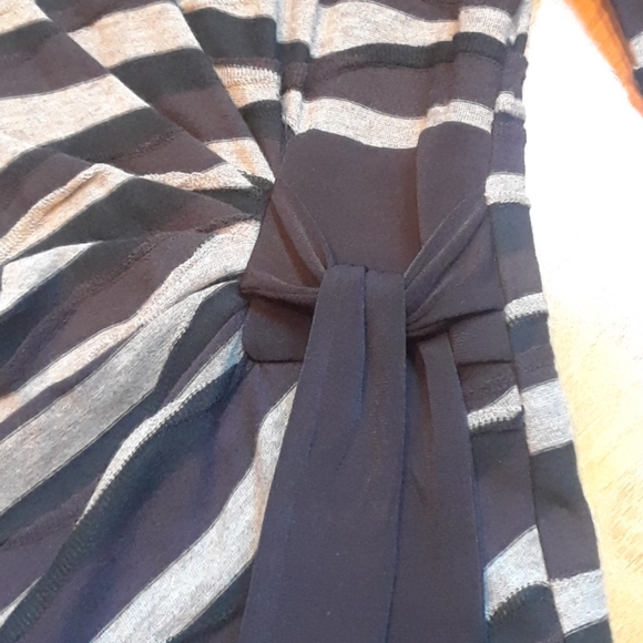 Dress - Picture 2 of 8